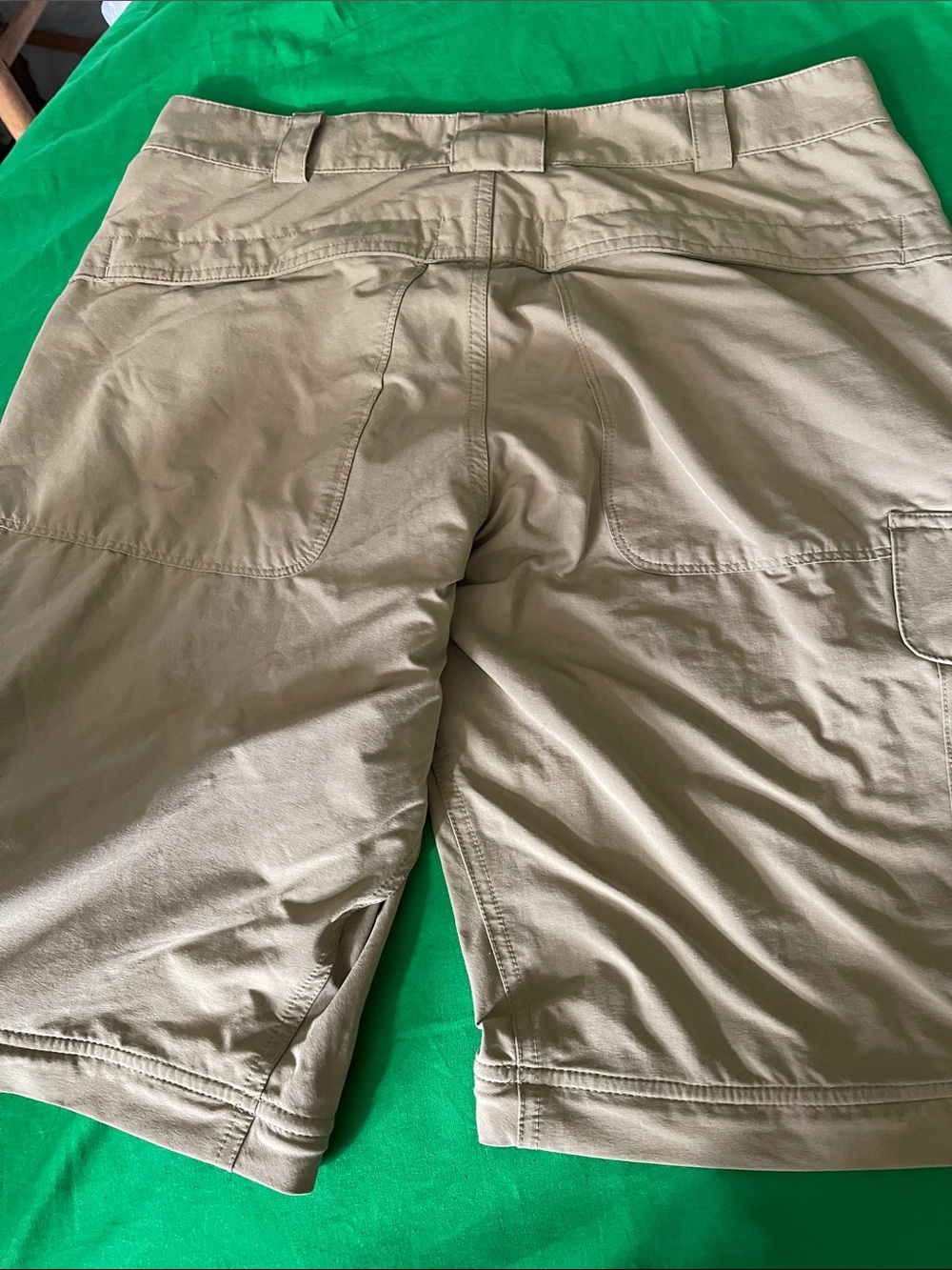 Eastern Mountain Sports Khaki Cargo Shorts with Zip Pocket - Picture 11 of 11